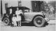 Gunvald og familien i Leedsville Street ca 1930